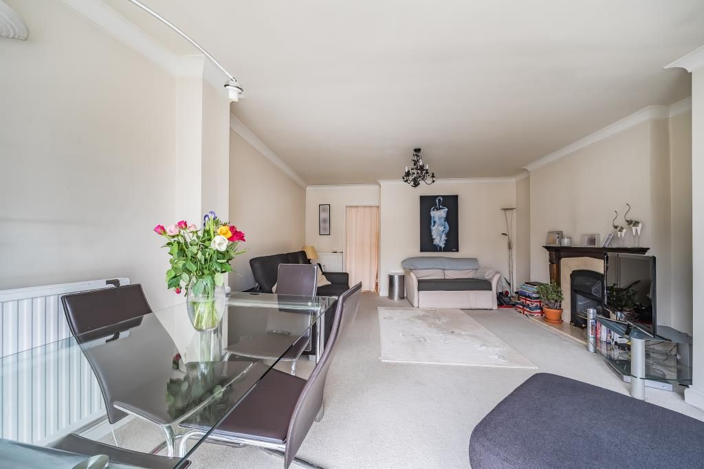 Property photo 3 of 19 Reception