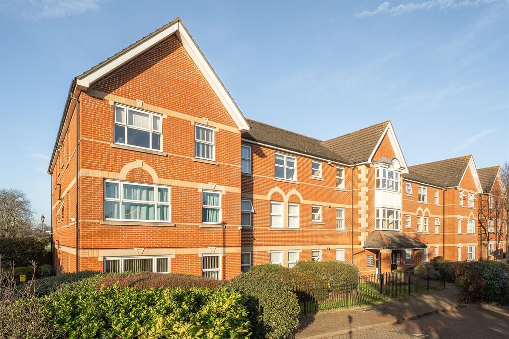 Property photo 1 of 12