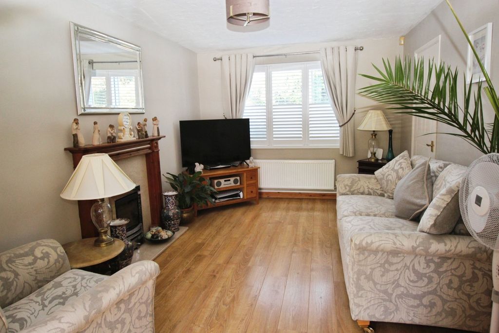 Property photo 2 of 15 Living Room