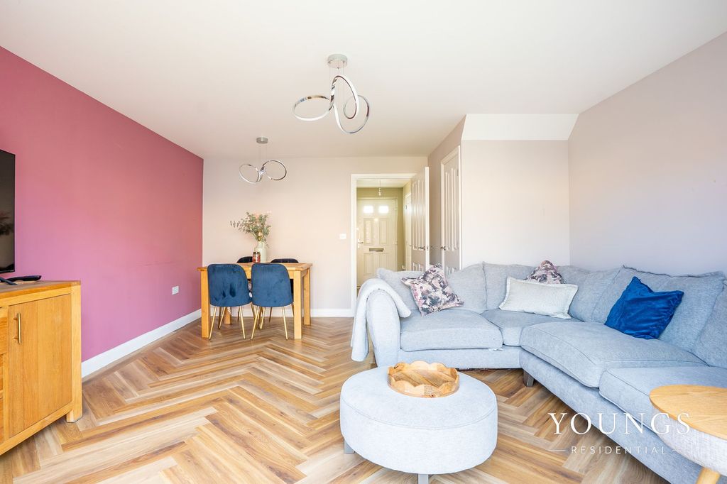 Property photo 3 of 20