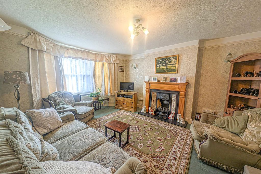 Property photo 3 of 17 Pxl_20251022_103101547.Lvg.Jpg