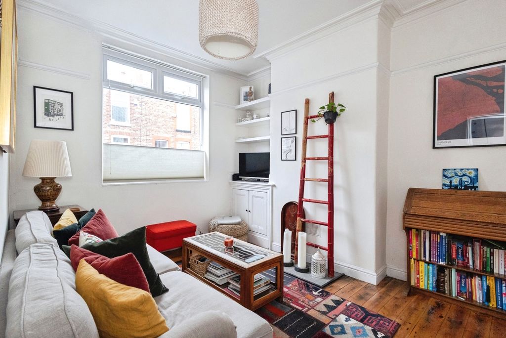 Property photo 2 of 23 Pbox-Img.Jpg