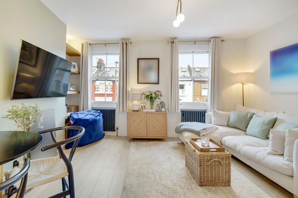 Property photo 2 of 23 Winfrithroad16B-23.Jpg