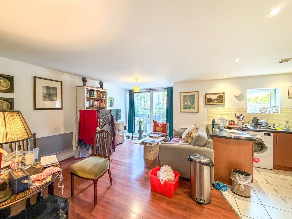 Property photo 3 of 9 Picture No. 11