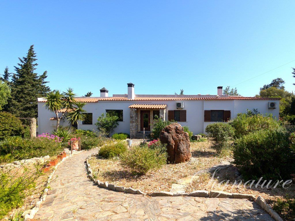 Property photo 1 of 25 Single Storey Villa With 4 Ensuite Bedrooms Nestled In The Hills Of Santa Bárbara De Nexe