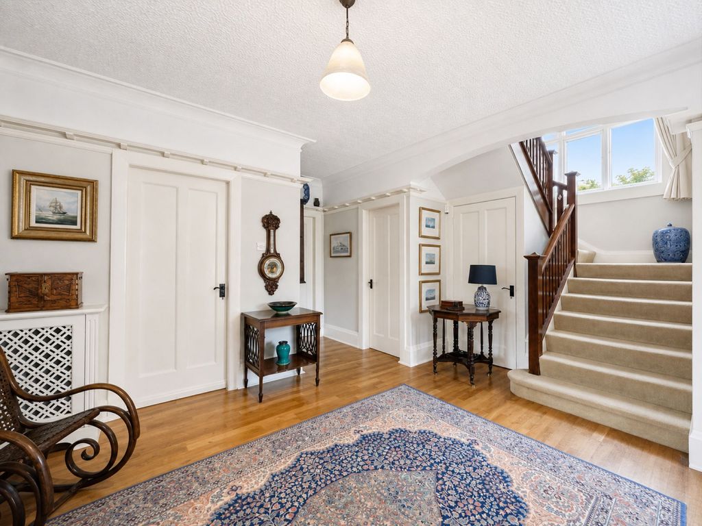 Property photo 2 of 37