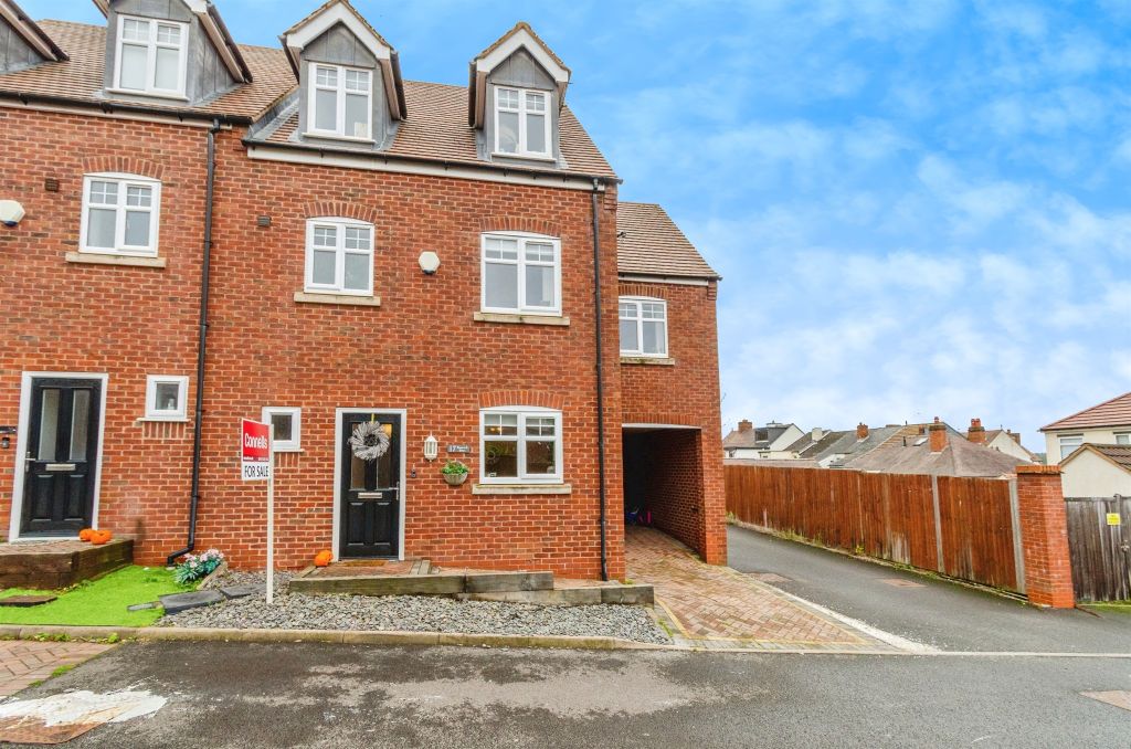 Property photo 1 of 17