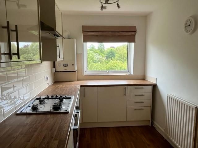 Property photo 2 of 11 Kitchen