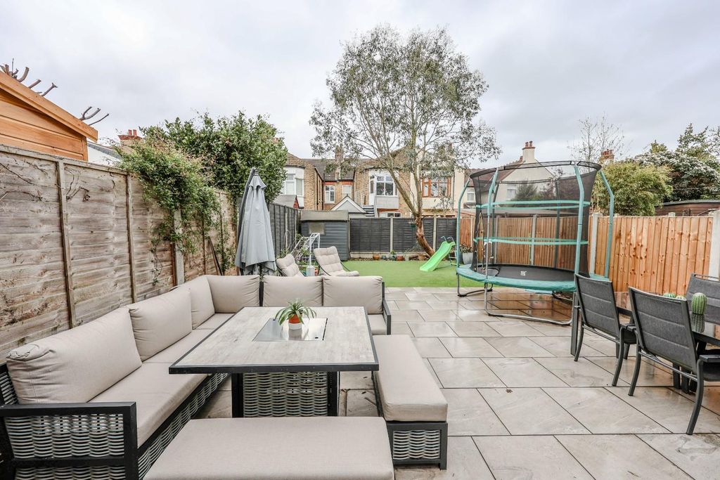 Property photo 3 of 29