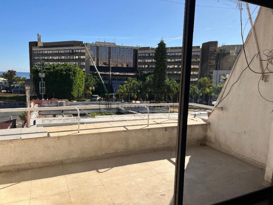 Property photo 3 of 28