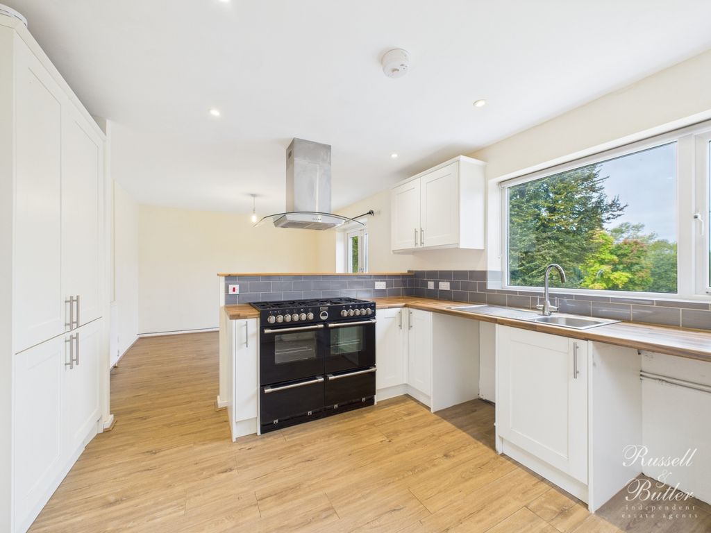 Property photo 2 of 18 Cam01995G0-Pr0378-Still007