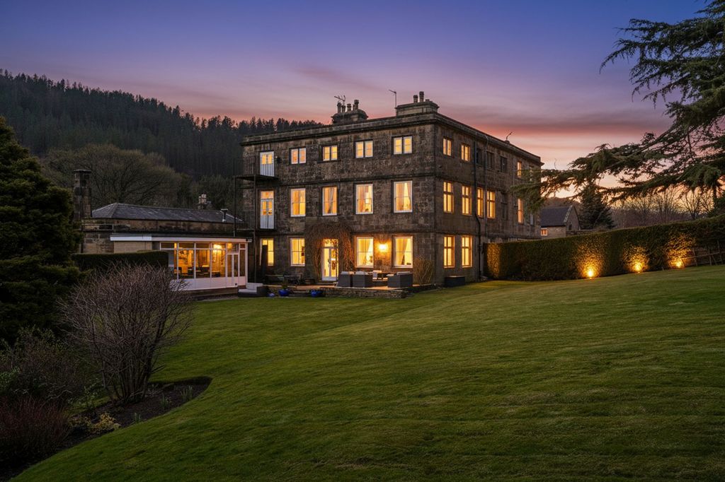 Property photo 1 of 46