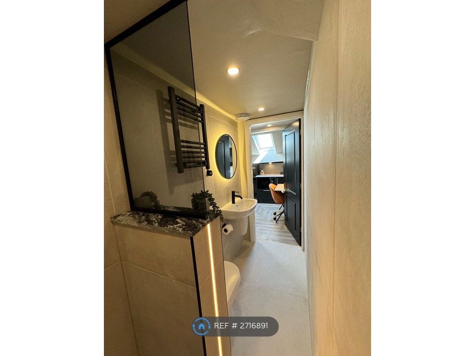 Property photo 3 of 26