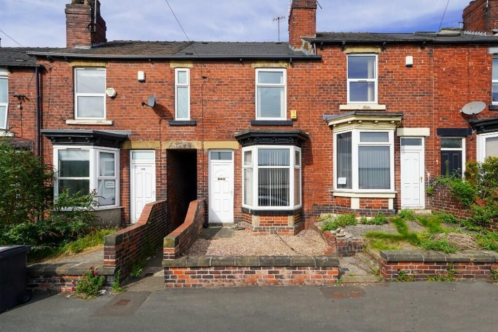 Property photo 2 of 12 A Charming Terraced Brick House With A Neat Gravel...