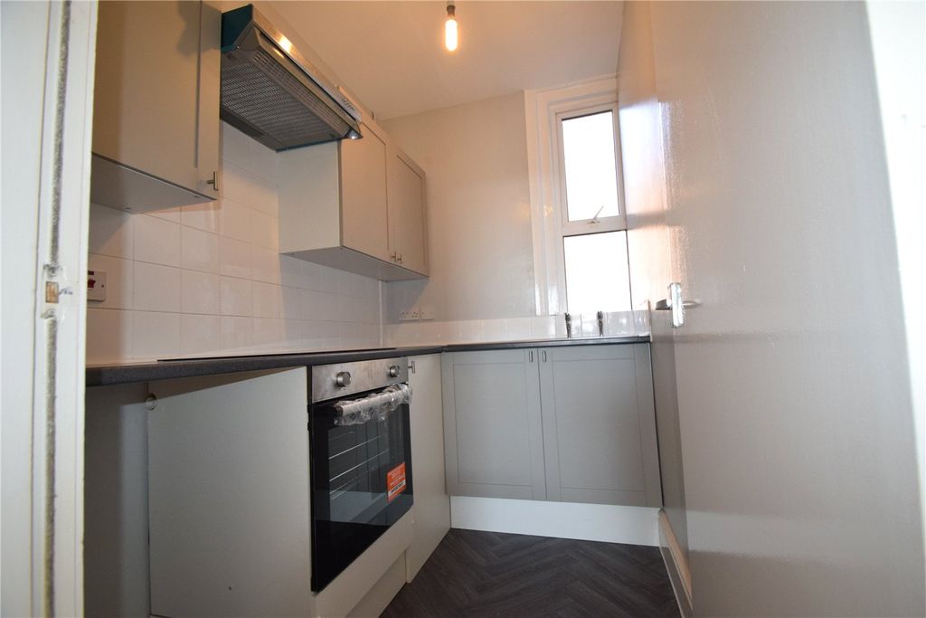 Property photo 1 of 8 Kitchen