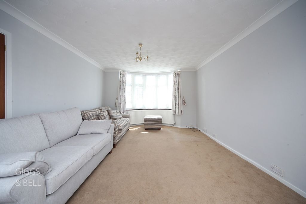 Property photo 3 of 18 5086073
