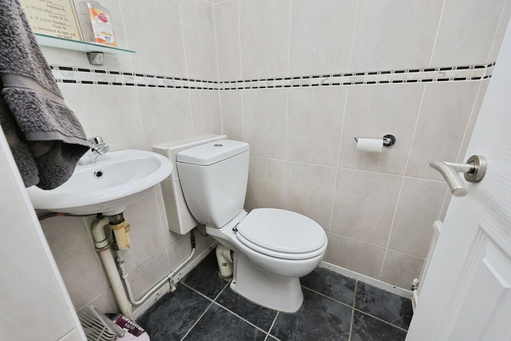 Property photo 3 of 12 Pbox-Img.Jpg