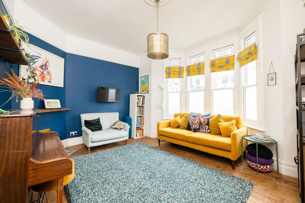 Property photo 3 of 30 Char8125.Jpg