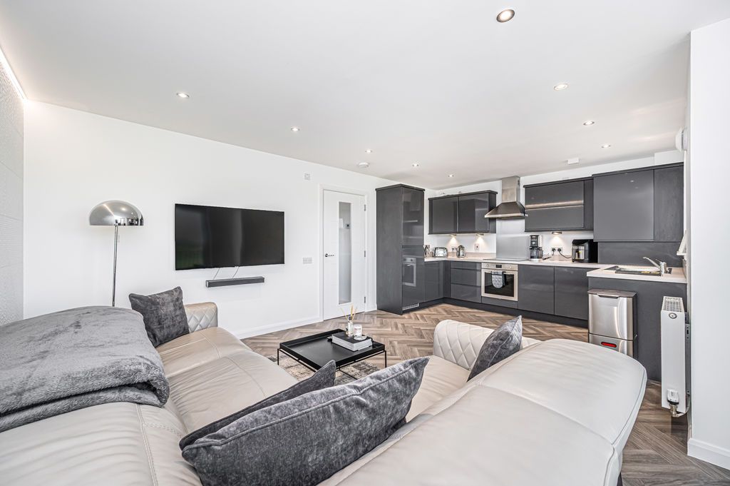 Property photo 2 of 24 Lounge With Open Plan Kitchen