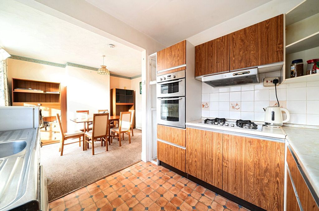 Property photo 3 of 10 Kitchen/Dining