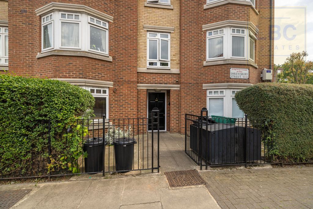 Property photo 2 of 14