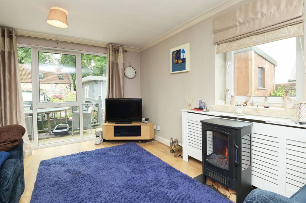 Property photo 3 of 26