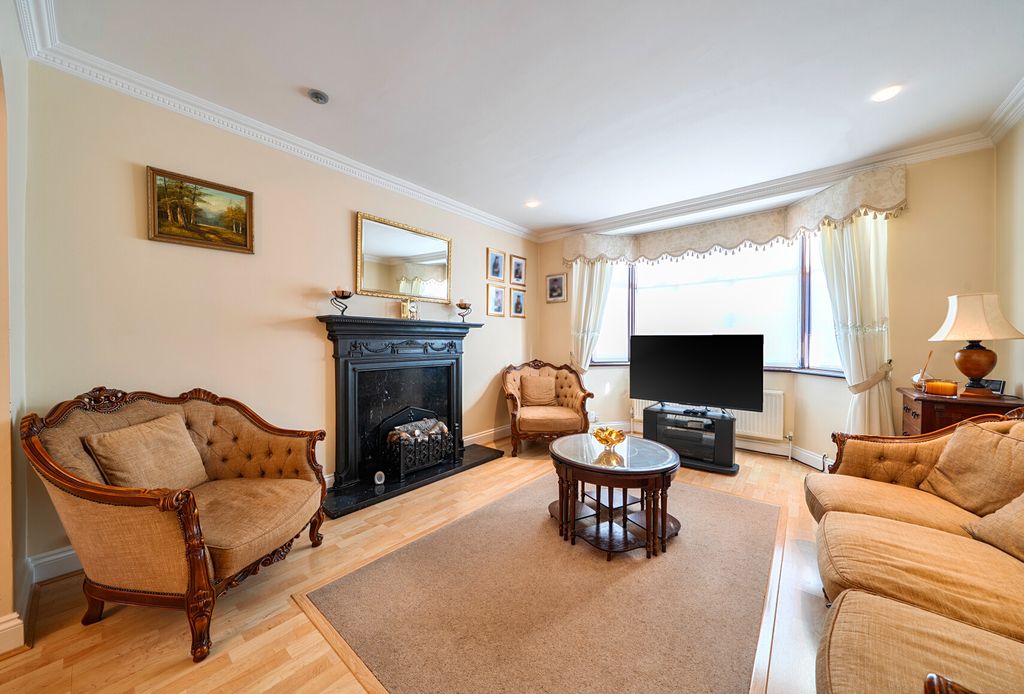 Property photo 2 of 14 1437370-7-69Ceb31...