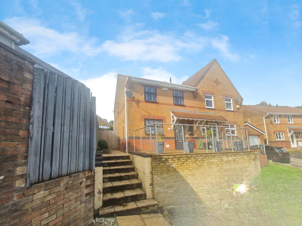 Property photo 1 of 9