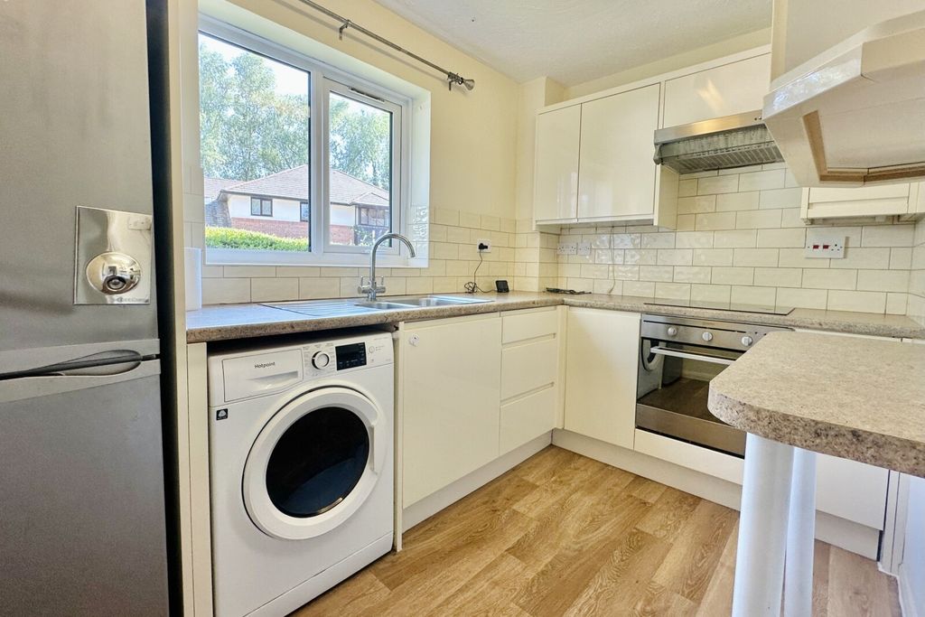 Property photo 3 of 8 Picture No. 13