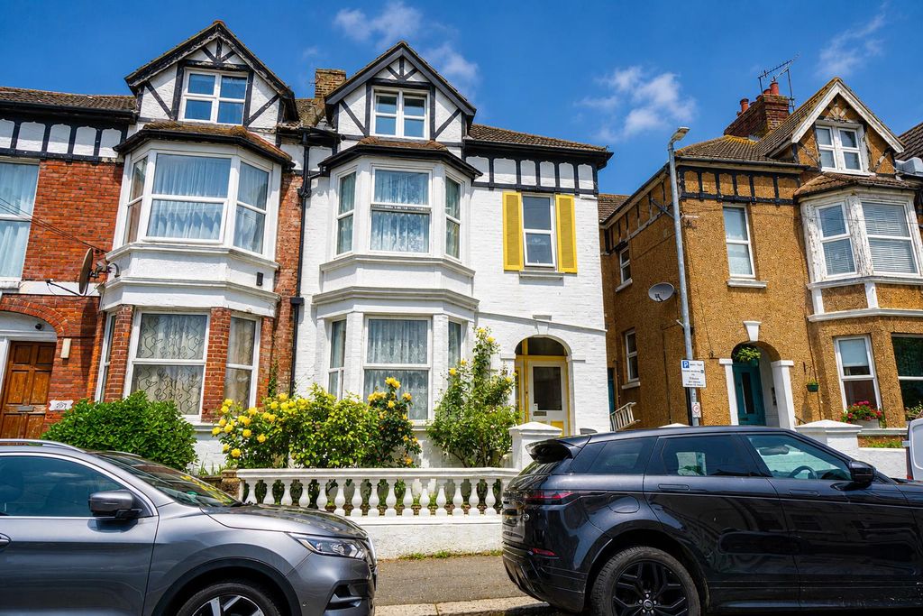 Property photo 1 of 44 20140635-A2Ff-4802-A391-Ec3Fe5632E6B.Png