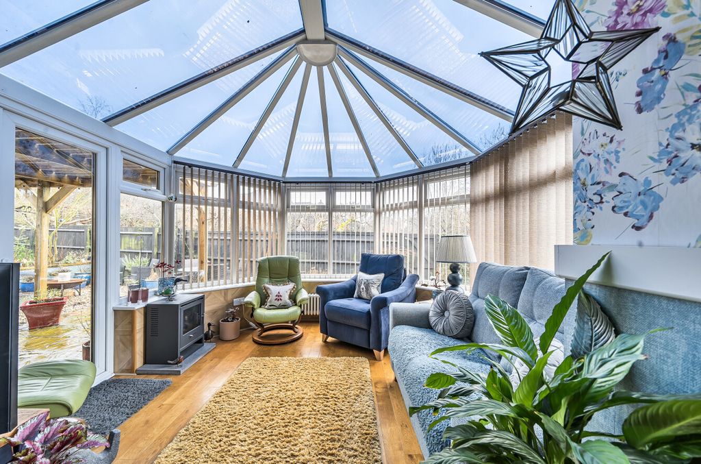 Property photo 3 of 24 1410448-13-698Dd9...