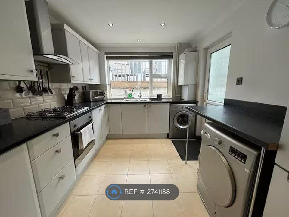 Property photo 2 of 35