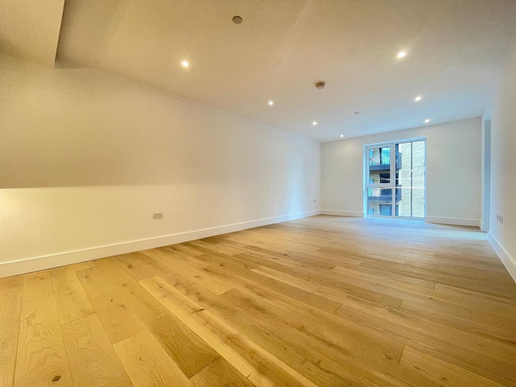 Property photo 2 of 22