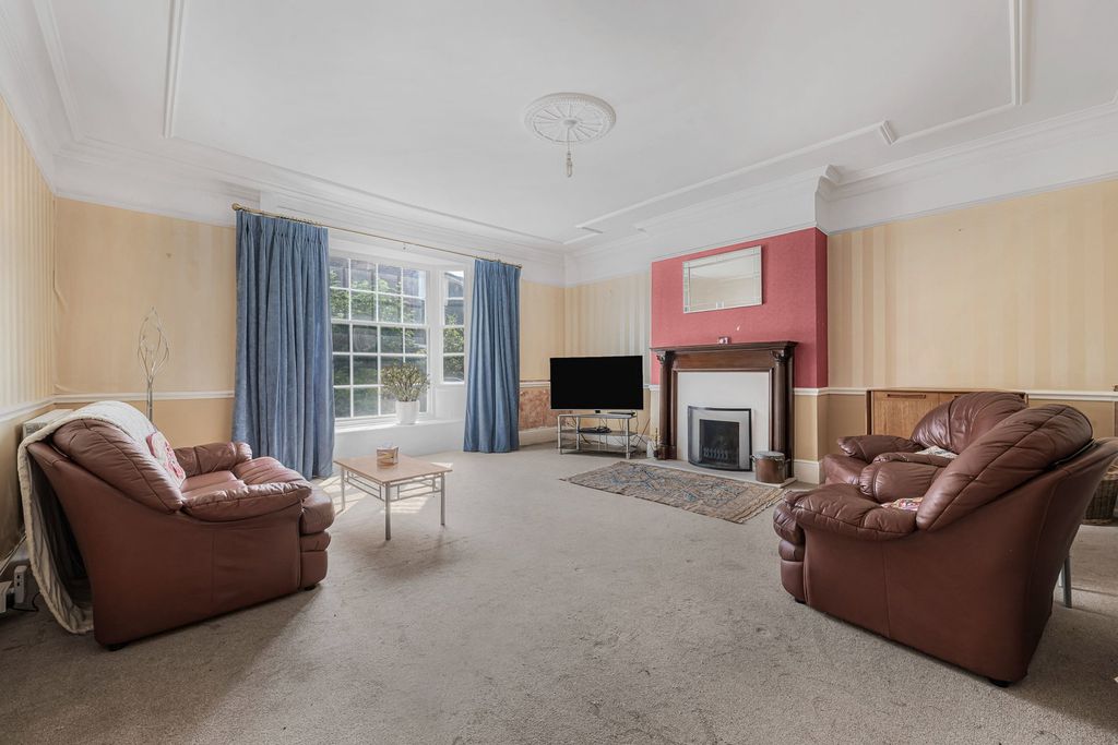 Additional image 4 of 5 bed detached house for saleSouth Grove House, Horsham RH13