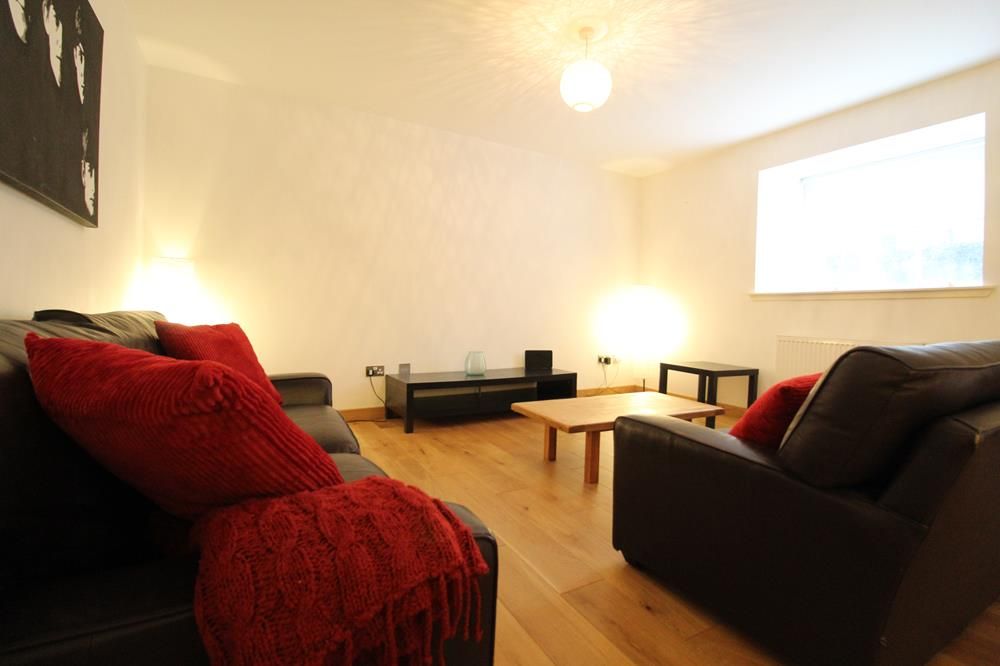 Property photo 2 of 8 Lounge Alt