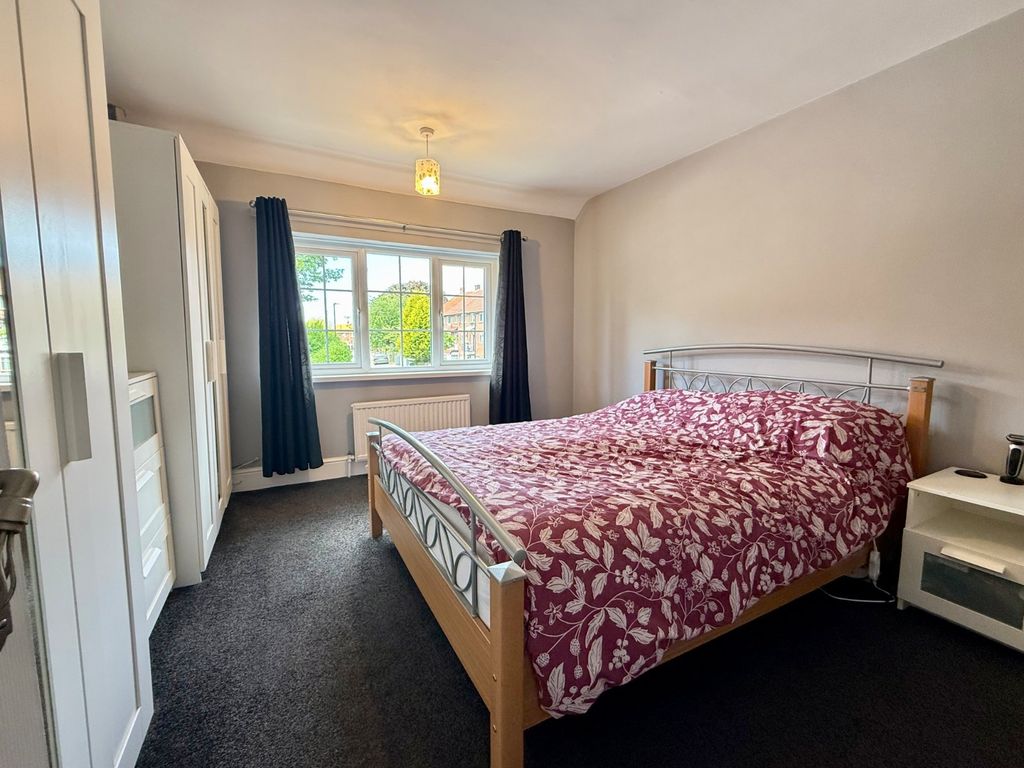 Property photo 2 of 9 Bedroom One