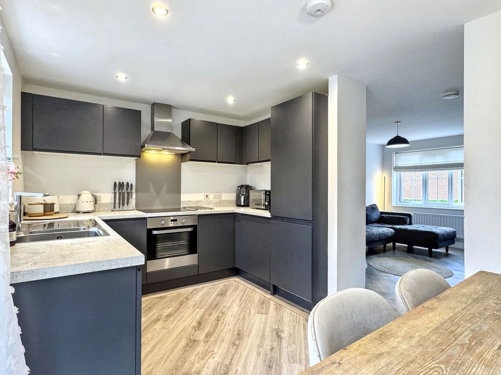 Property photo 3 of 19