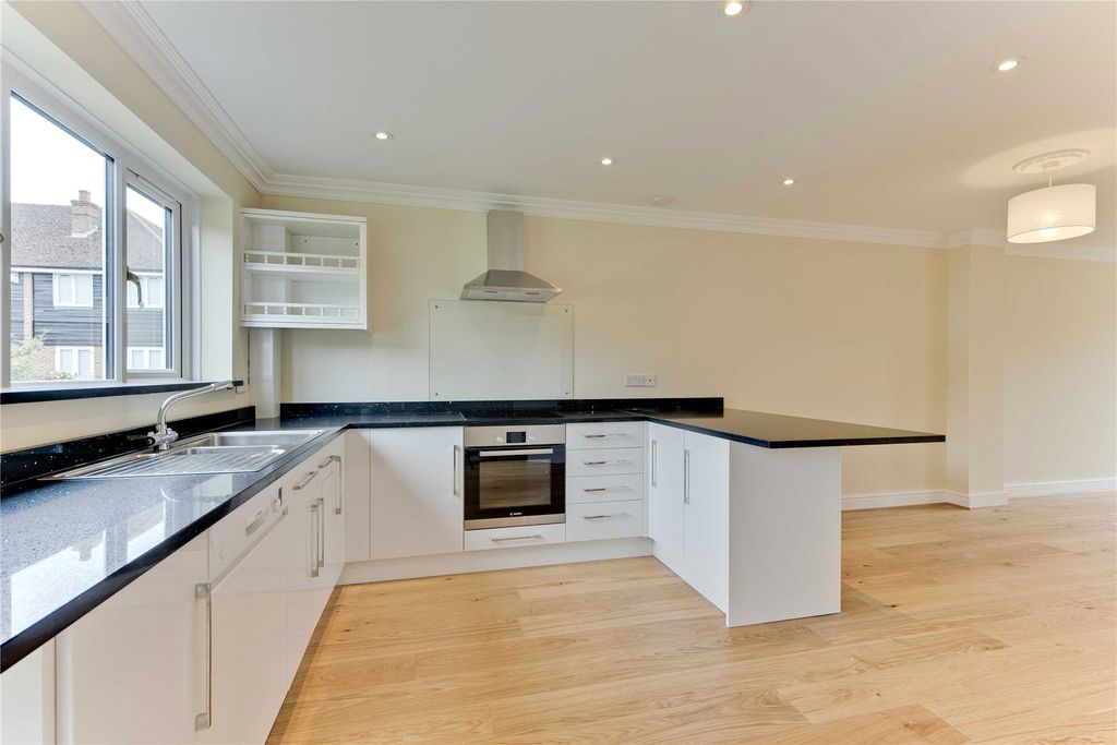 Property photo 1 of 15 4