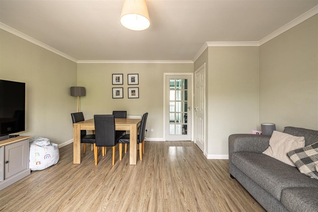 Property photo 3 of 24 21 Leebrae Galashiels 09A.Jpg