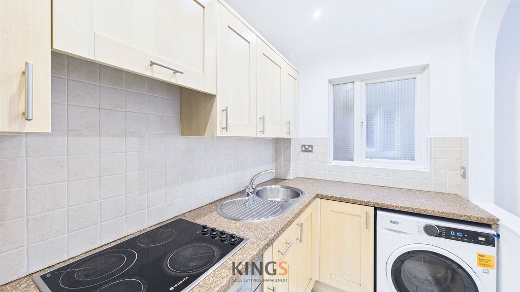 Property photo 3 of 8 Kitchen