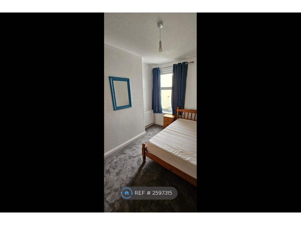 Property photo 1 of 7 Bedroom Furniture