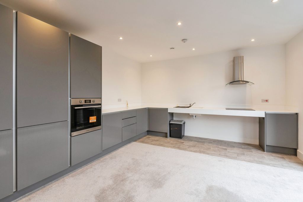 Property photo 3 of 15 Kitchen