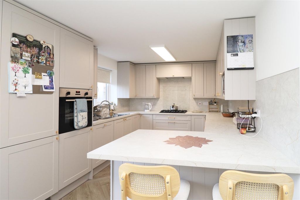 Property photo 3 of 13 Image00029.Jpeg