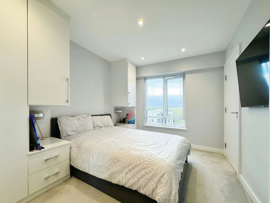 Property photo 3 of 13 Main Bedroom