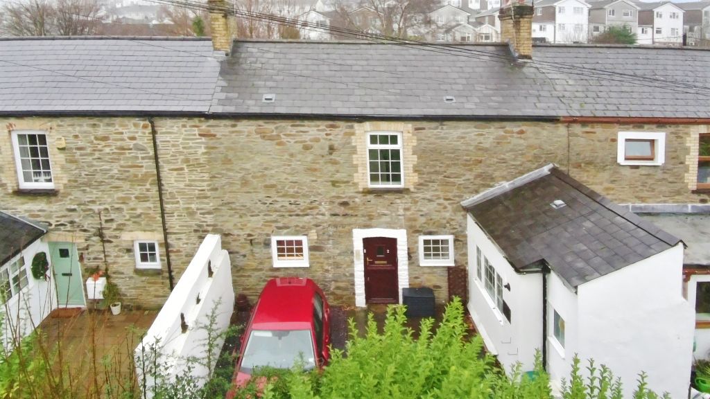 Property photo 1 of 18