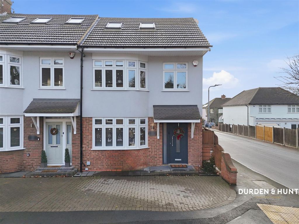 Property photo 1 of 19 Craven Gardens