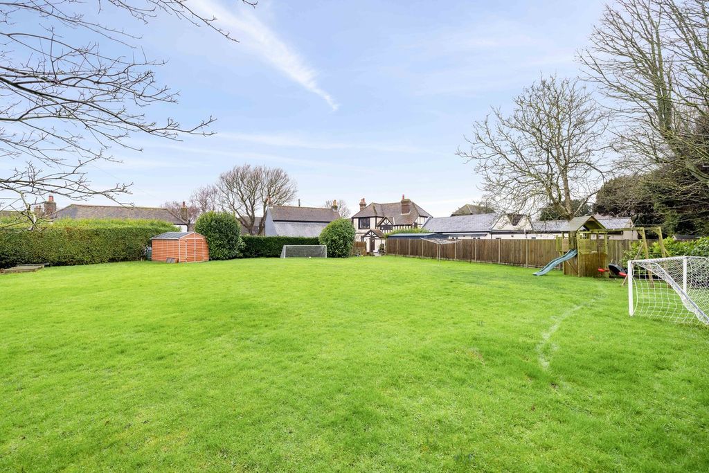 Property photo 1 of 25