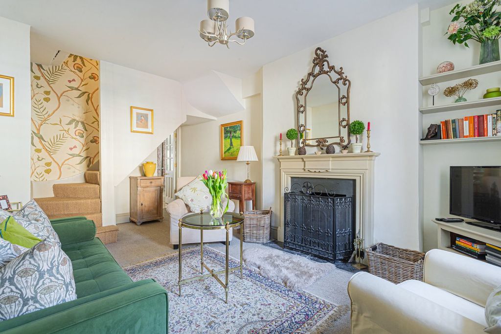 Property photo 2 of 13