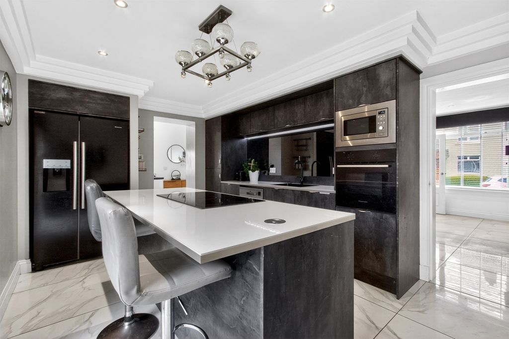 Property photo 3 of 22