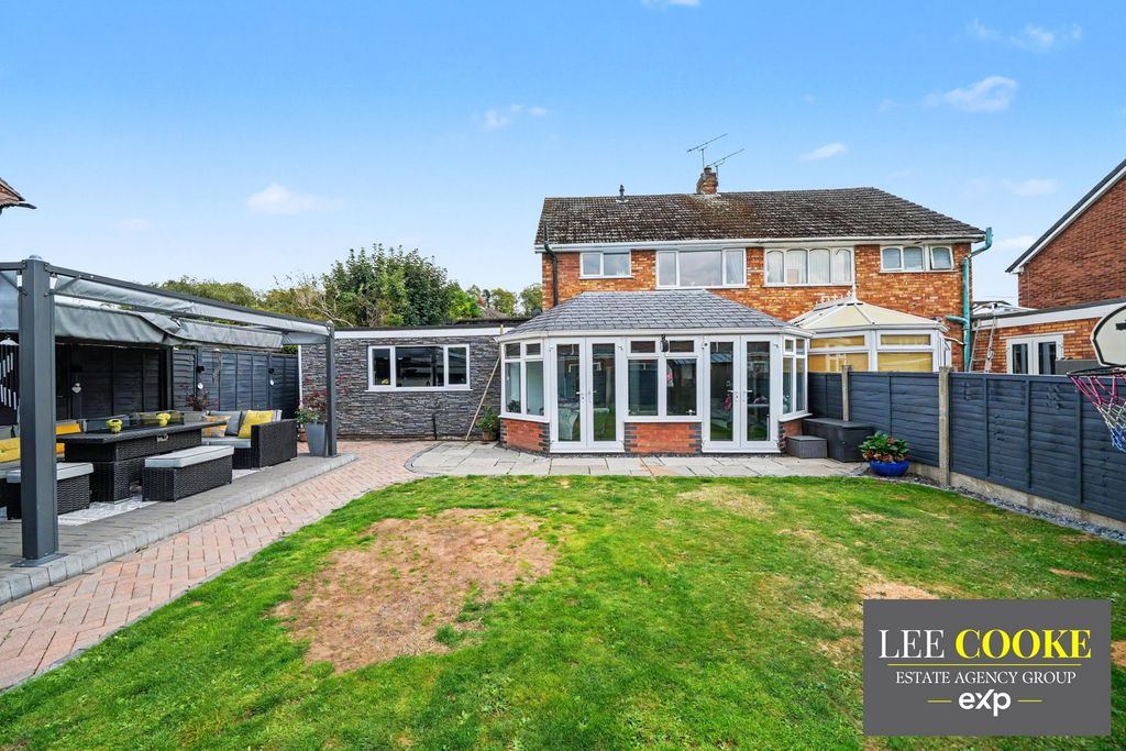 Property photo 2 of 30